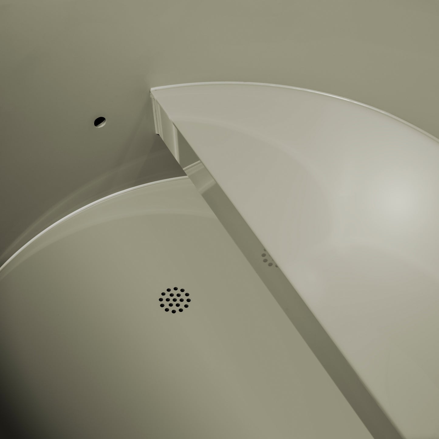 Dynamic Cold Therapy Barrel Spa - Plastic with Pacific Cedar Exterior