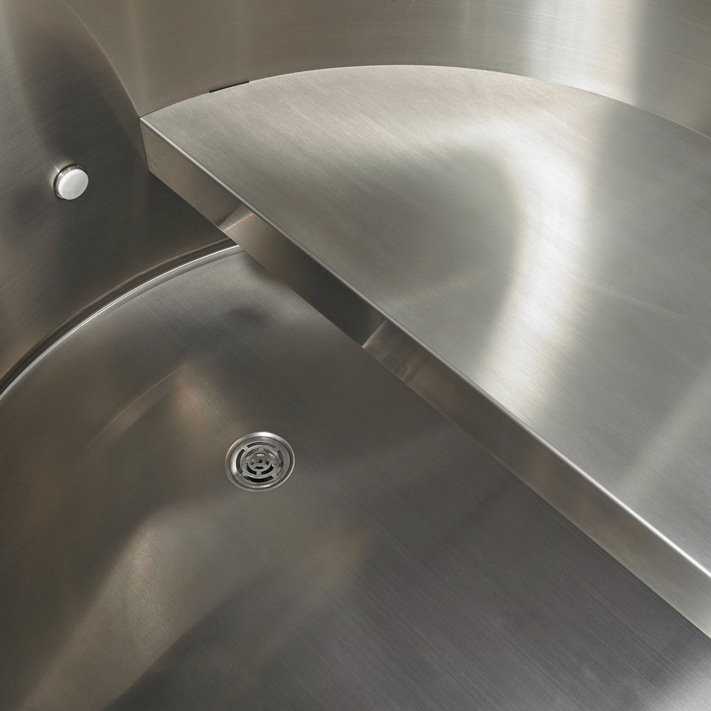 Dynamic Cold Therapy Barrel Spa -304 Stainless Steel with Pacific Cedar Exterior